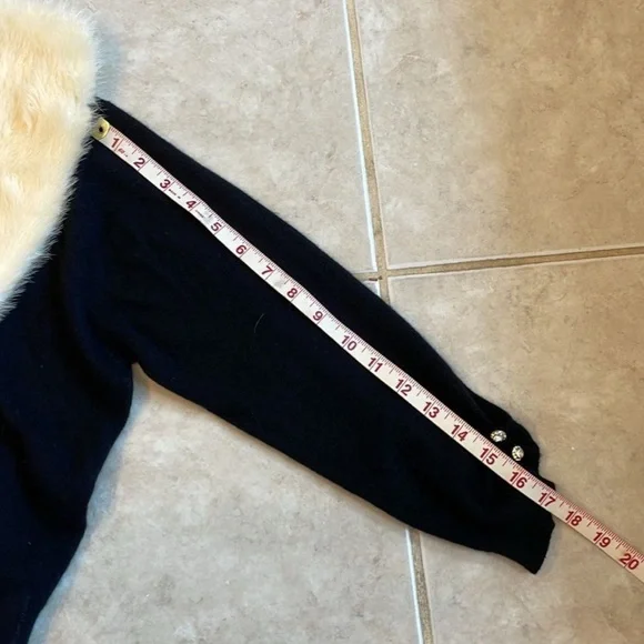 Vintage Pringle Of Scotland Cashmere Cardigan Sweater Jacket Mink Fur Collar S-M - Picture 10 of 11